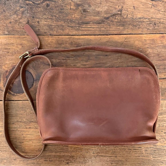 Coach British Tan Vintage 0607-353 Leather Crossbody Purse 11.5x8x3.5" - Picture 4 of 9